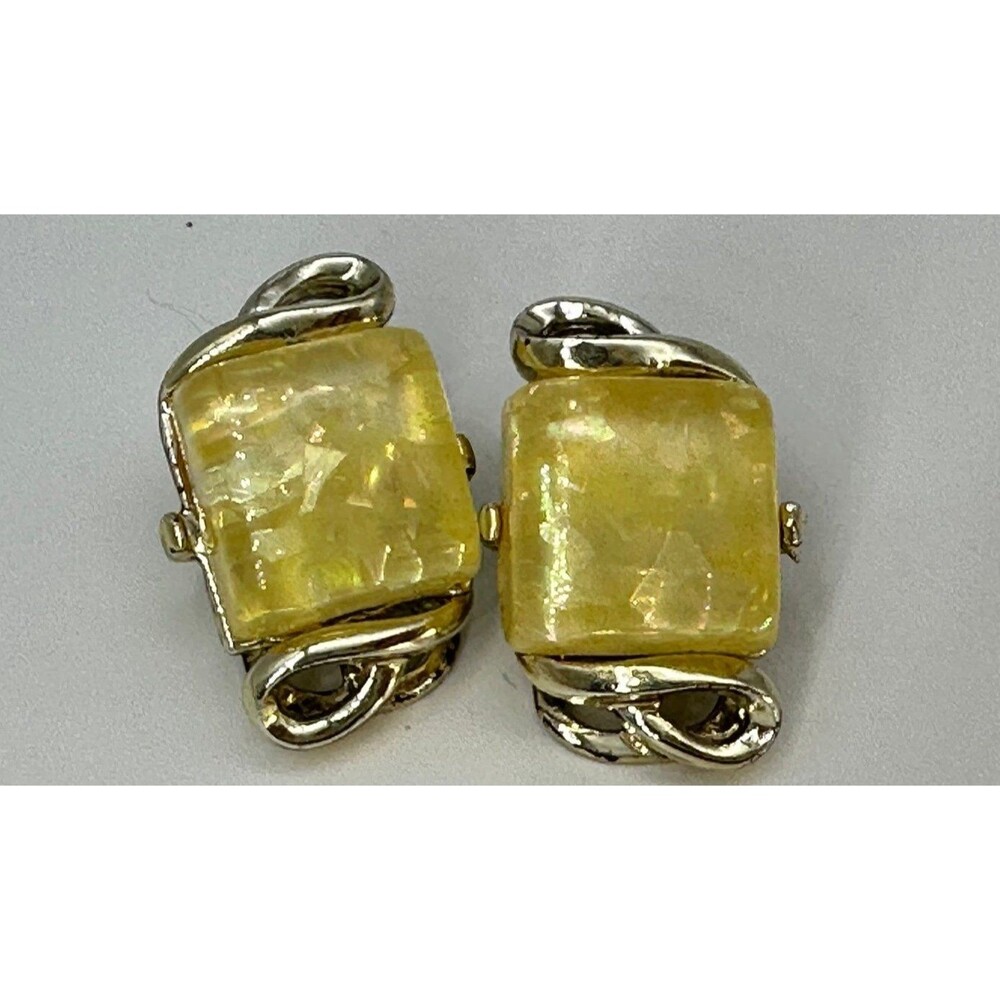 Vintage Thermoset Yellow Confetti Clip Earrings in Gold tone Setting
